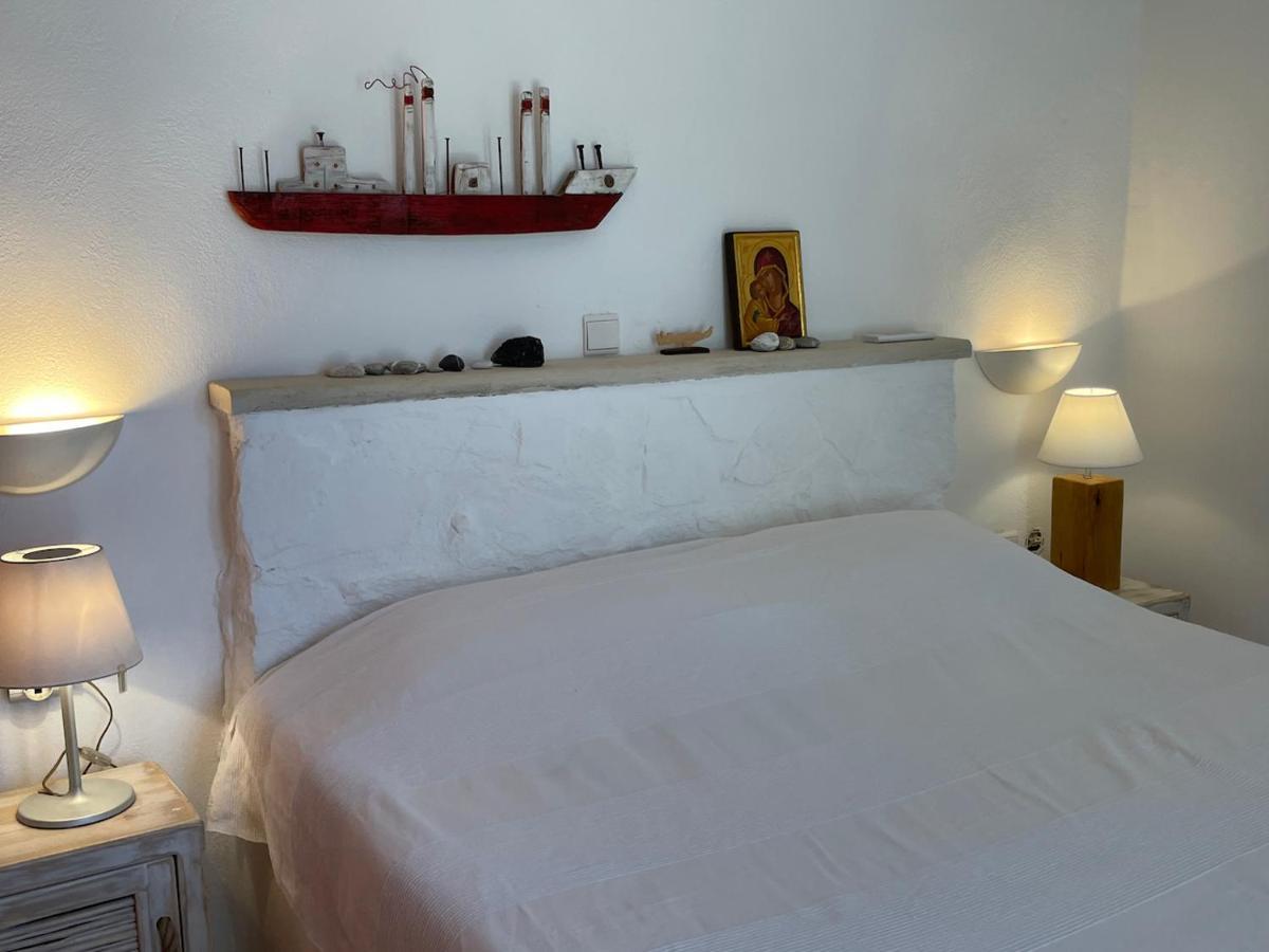 Villa La Familia Maison Traditionnelle Плакиас Экстерьер фото